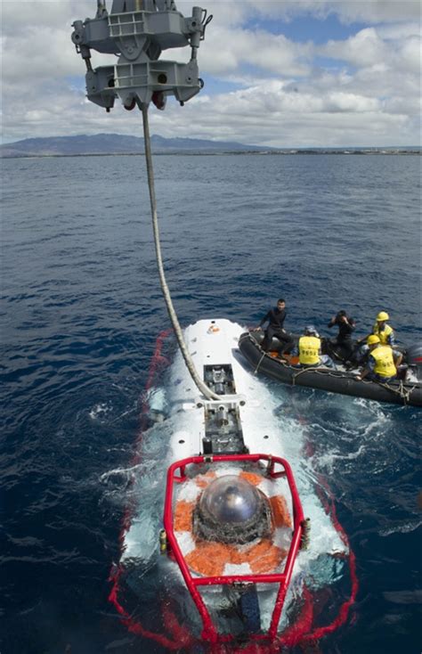 环太军演中美合练潜艇救援 中方深潜器先进科幻