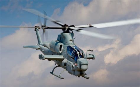 AH-1W超级眼镜蛇攻击升机_新浪图集_新浪网