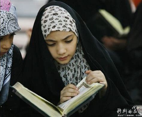 斋月里读《古兰经》的孩子们 - 图说人生 - 穆斯林在线（muslimwww)