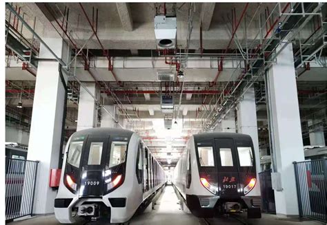 北京地铁19号线23辆列车抵达新宫车辆段，年底这条“大站快车” 大动脉将通车-千龙网·中国首都网