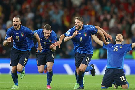 欧洲杯：意大利VS西班牙！意大利冠军相十足，西班牙难挺进决赛？_东方体育