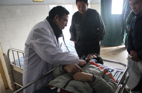 年轻小伙晕倒我院门口 我院发现并紧急抢救-医院新闻-新闻动态-鹿邑县人民医院