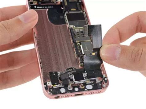 苹果iPhone SE拆解：与5S差别大了