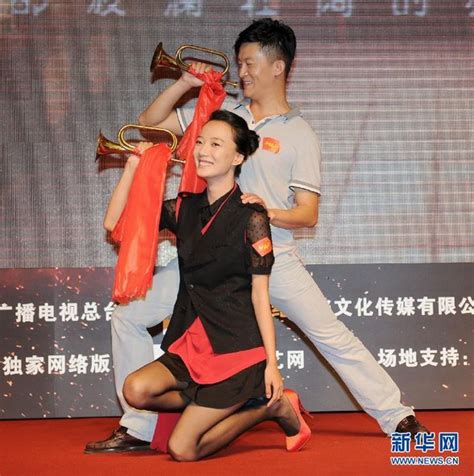 《红娘子》王珞丹首演红军 手持机枪显霸气 - 倾城网