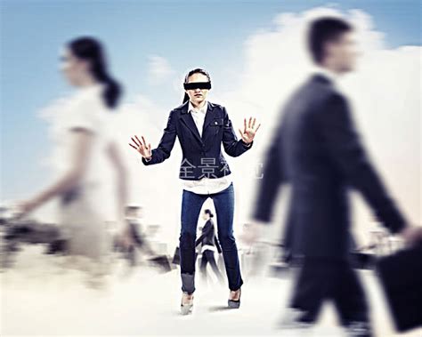 熊黛林戴眼罩图片大全