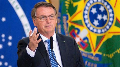 前总统卢拉与现任总统博索纳罗进入巴西大选第二轮，“左右之争”定档决赛圈|巴西|卢拉|博索纳罗_新浪新闻