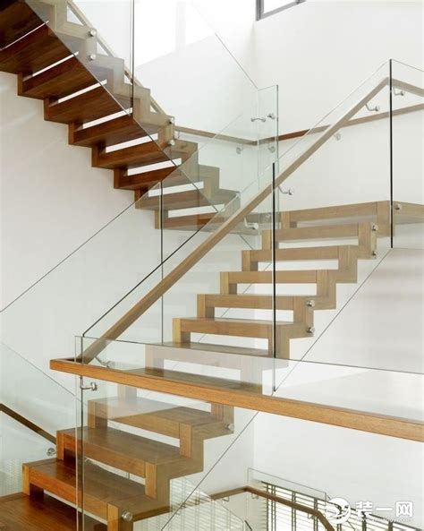 楼梯扶手高度规范|哪种材质好?室内楼梯扶手装修效果图 - 楼梯 - 装一网
