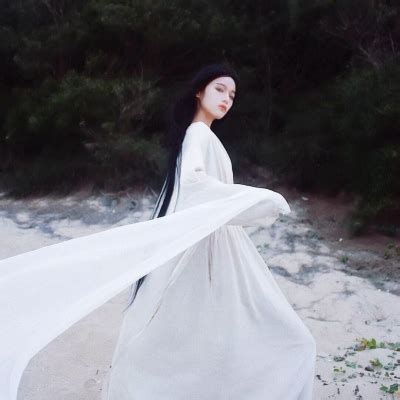 唯美意境的古风头像女生