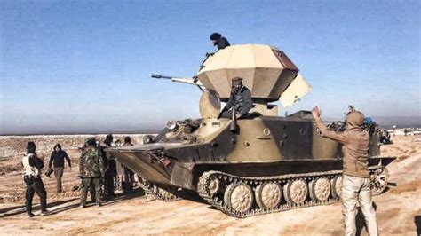 叙利亚魔改武器亮相：将坦克炮装上卡车？打一炮腰都快断了！