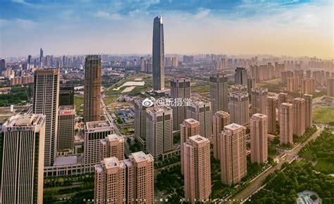 武汉CBD商务区泛海国际居住区高清图片下载-正版图片500963174-摄图网