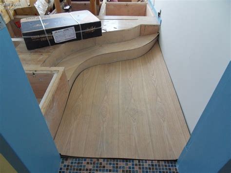 拼装移动式地板-润生木地板厂家