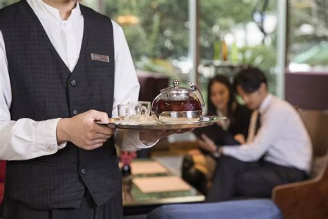 餐厅服务态度应该做到,餐饮服务员服务态度,服务的四个标准_大山谷图库