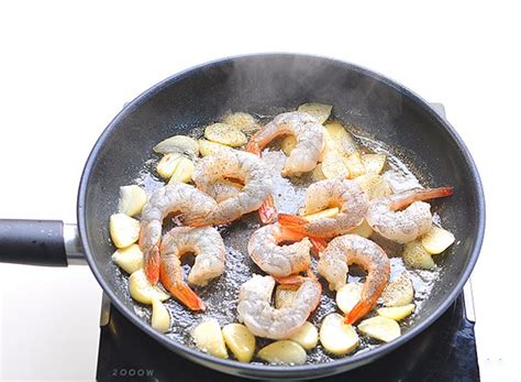 冻虾怎么煮好吃 冷冻白虾怎么做好吃又简单 | 零度世界