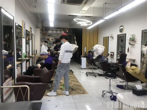 越南100元一次的理发店，成为游客的天堂__财经头条