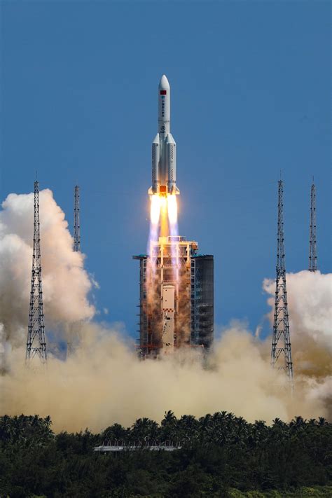 2022年7月24日，长五B遥三火箭在文昌航天发射场发射问天实验舱……|实验舱|问天|文昌_新浪新闻