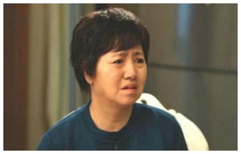 李野萍曾说过，好的演员拍戏不需要攀附名气，她对自己和弟弟都有信心。