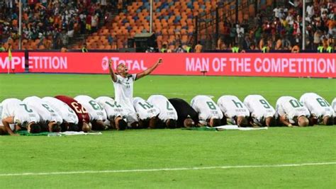 非洲足球还“活着”！掀翻斗牛士的摩洛哥队成为了本届赛事的“唯一”|非洲足球|摩洛哥|斗牛士_新浪新闻