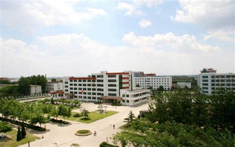 教学楼北侧-欢迎访问山东工业技师学院主页