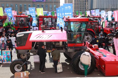 中联重科系列产品内蒙古农机展受青睐 | 农机新闻网