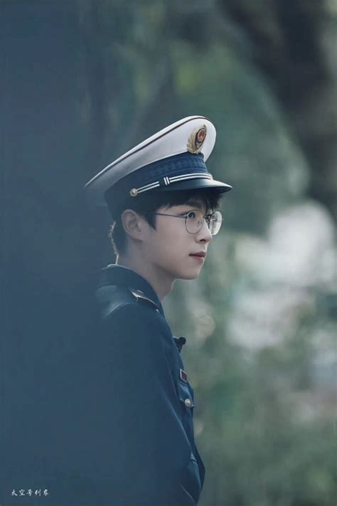 张嘉元图片