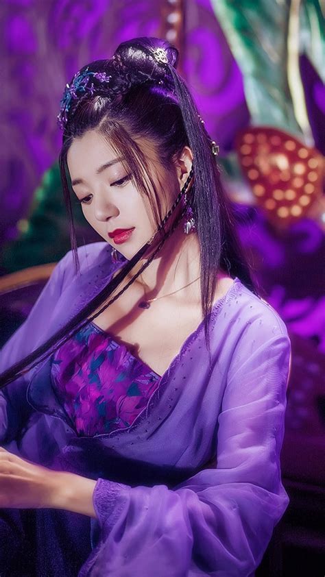 《媚者无疆》最美不是李一桐，而是一袭紫衣神秘妩媚的她