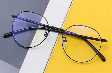 眼镜的正确戴上方法_配戴眼镜的正确姿势 - 工作号