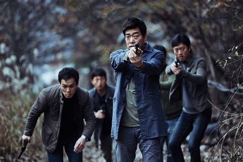 惊悚悬疑电影《狩猎》今日上线 雪山原始森林上演致命狩猎对决_中国网