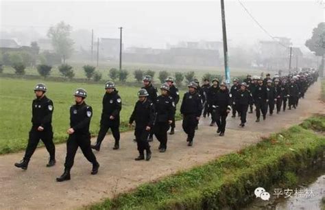 广西全州县打黑：警察持枪拿盾牌列队进村(图)_手机新浪网