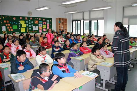 东安三村小学开展一~二年级学生家长教学开放活动 - 内容 - 东安三村小学网站
