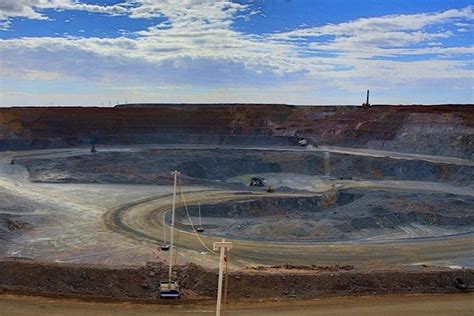 内蒙古迎九年来首家新上市企业 大中矿业正式登陆深交所主板 - 知乎
