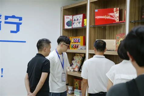 “老陈聊跨境”带队中国西部跨境电商卖家，探访澄海玩具产业带 - 知乎