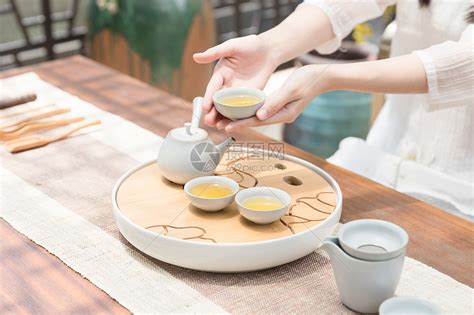 日式茶道茶艺师使用茶具高清图片下载-正版图片501796823-摄图网