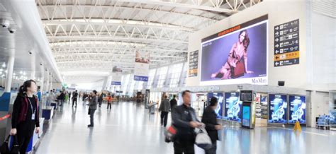 成都双流国际机场LED数码灯箱高铁飞机品牌策划广告