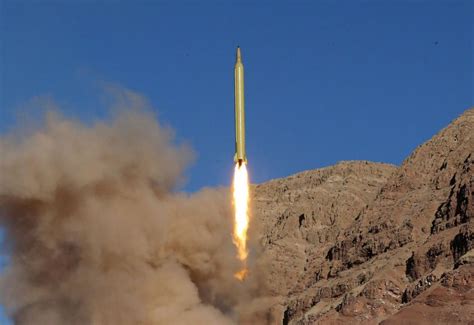 1800千米外命中目标！伊朗试射反舰弹道导弹_凤凰网