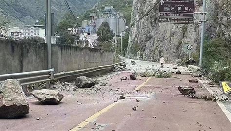 四川泸定6.8级地震已致7人遇难，地震局：发生更大地震可能性不大|界面新闻 · 中国