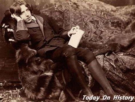 历史上的今天10月16日_1854年奥斯卡·王尔德出生。奥斯卡·王尔德，英国唯美主义运动的倡导者，剧作家（1900年去世）