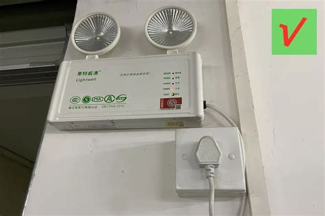 双头应急灯 - 产品介绍 - 四川川消消防设备制造有限公司