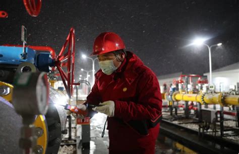 他们用坚守温暖这个冬天 ——中国石油一线员工战严寒保冬供 | 每经网