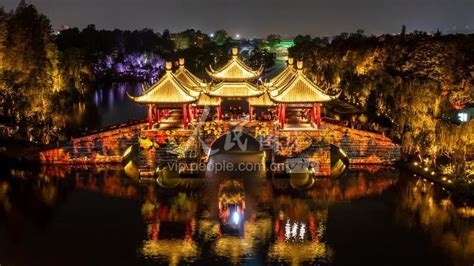 江苏扬州：瘦西湖夜游点亮“夜经济”-人民图片网