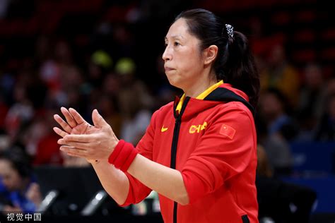 郑薇当选女篮世界杯最佳教练，她为中国女篮默默付出40年__财经头条
