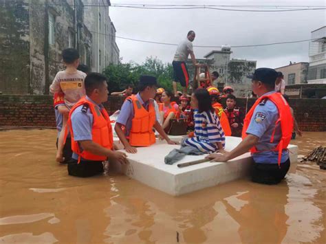 护油员被洪水围困 干群协作解救 - 资讯 - 新湖南