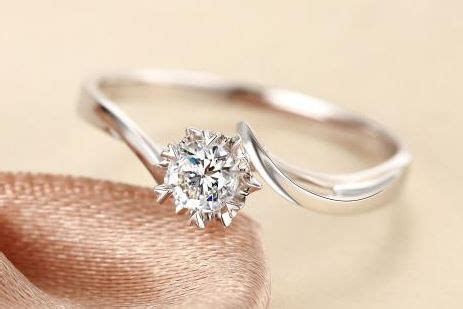 订婚戒指多少钱合适 一般订婚戒指多少钱及价位 – 我爱钻石网官网