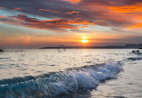 美丽的彩色日落海边适合壁纸或背景图像美丽的自然景观高清图片下载-正版图片300006789-摄图网