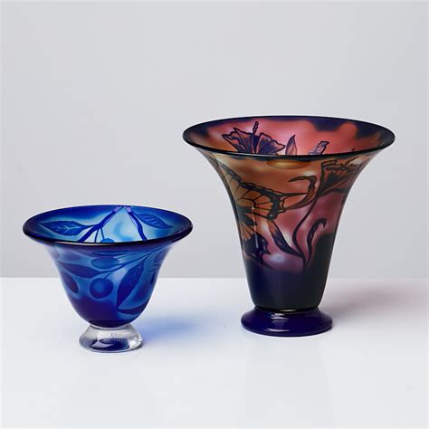 Bilder zu 2306876. ASTRID GATE, Glas, 2 dlr, bestehend aus: 1 Vase und 1 Schale, die Vase in ...