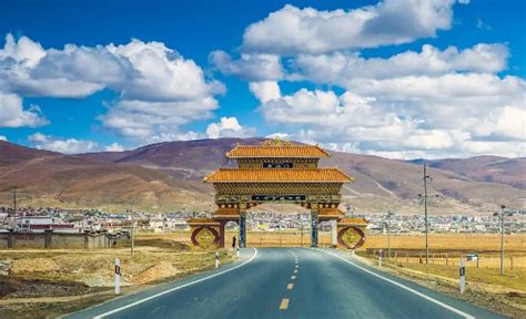 路况：318国道川藏线林芝至拉萨分时段交通管制