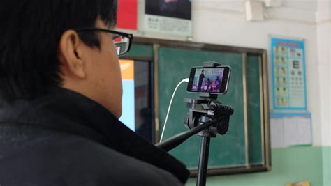 “手机教师网”搭建广州天河与南疆喀什结对学校校本研修_广东教育信息网