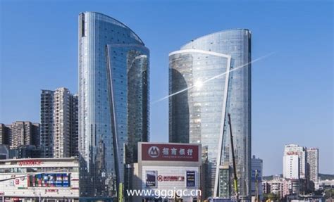 武汉城市建筑夜晚建筑光谷国际广场航拍摄影图配图高清摄影大图-千库网