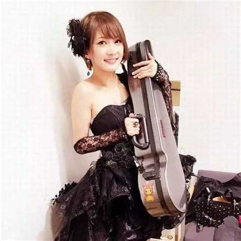 二次元美女小提琴家Ayasa cosplay玩转次元之音_18183.com