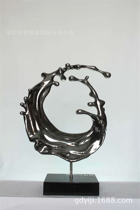 抽象不锈钢雕塑传播的艺术思想和视觉美-宏通雕塑