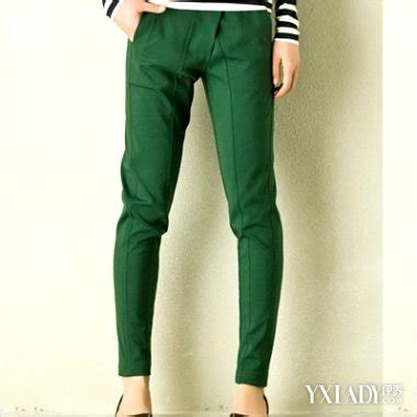 绿色衣服配什么颜色的裤子(2)_配图网